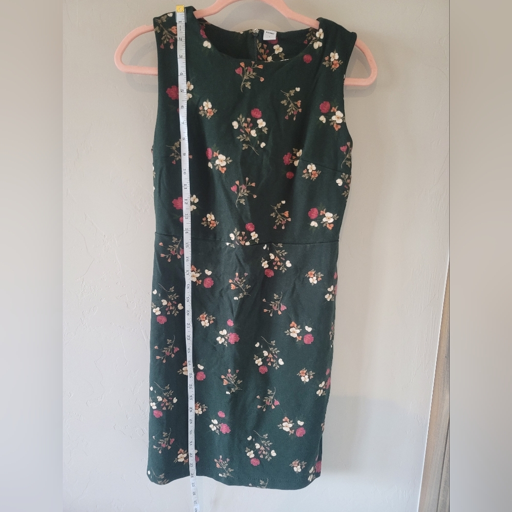 Old Navy Pointe Sheath Dress - Picture 7 of 11